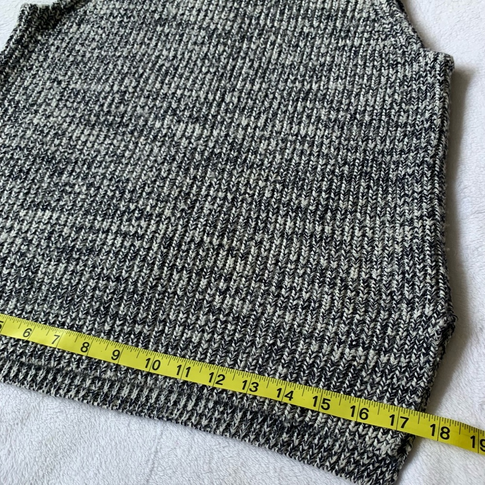 J CREW 65% cotton heavier sleeveless mock turtleneck in size Small VVGUC ++ - Picture 10 of 11